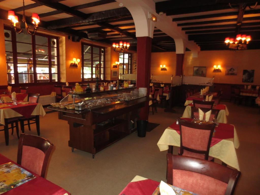 Hotellerie Du Centre Salies-du-Salat Экстерьер фото